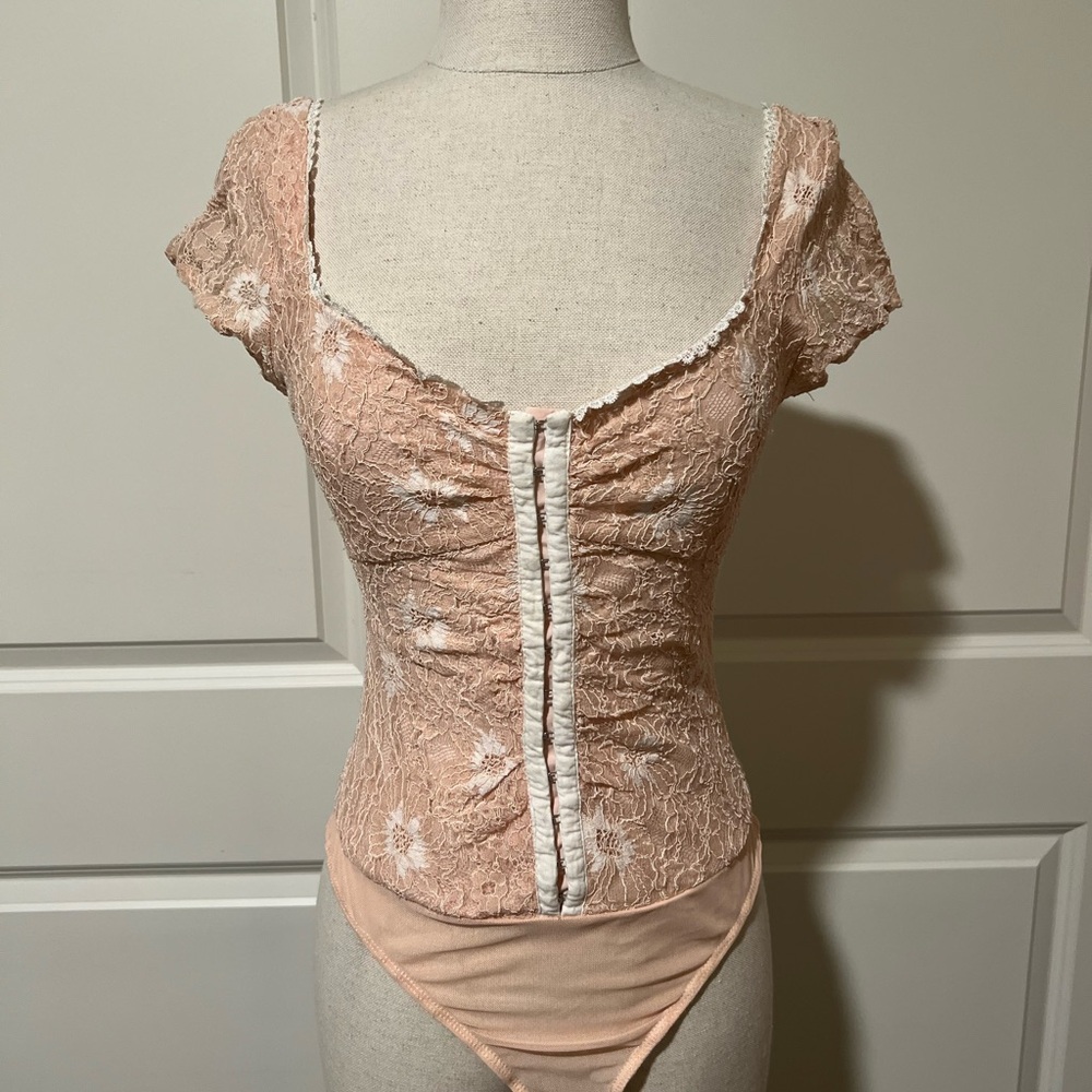 Astr Lace Bodysuit in Soft Pink and White